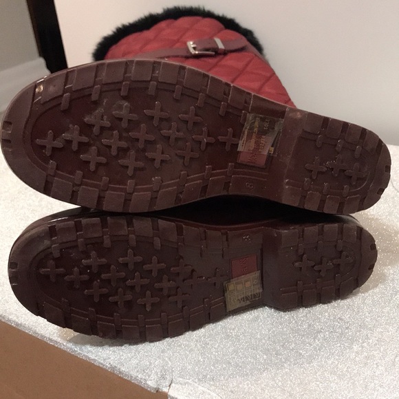 Michael Kors quilted fleece lined rain boot. - Picture 8 of 9